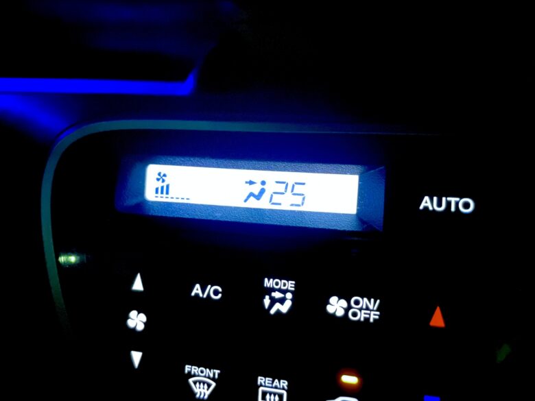 カーエアコン操作パネル